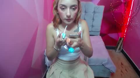 PERLA RED online show from January 2025 03:04:02 PM