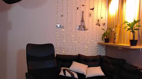 Perla online show from February 2025 05:39:01 PM