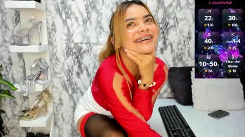 Perla Thompson online show from February 2025 11:37:02 PM