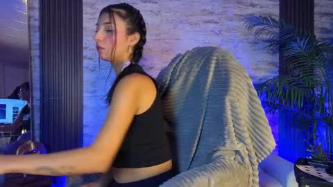 Snapshot of perlaa_moon_ chatting on May 2026 06:34:02 PM PERLA online show from May 2026 06:34:02 PM