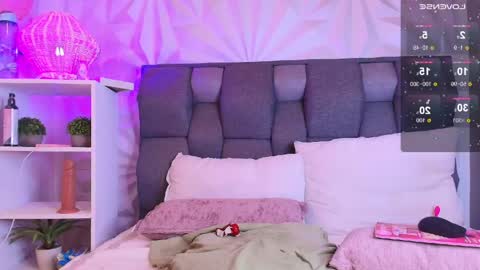 Snapshot of perlaa_moon_ chatting on May 2026 03:08:02 PM PERLA online show from May 2026 03:08:02 PM