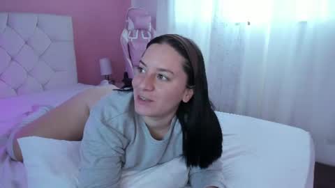 Snapshot of persefone_saira chatting on June 2026 11:01:02 AM Marie online show from June 2026 11:01:02 AM