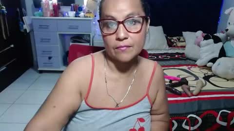 Snapshot of pervert_mommy_x chatting on June 2026 01:04:01 PM SAMY online show from June 2026 01:04:01 PM