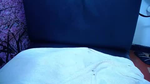 Snapshot of pervertt_linda chatting on November 2025 04:42:01 PM Linda online show from November 2025 04:42:01 PM