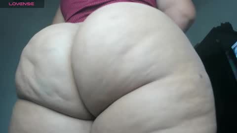 Snapshot of pervertt_mommy chatting on February 2025 04:44:01 PM Alexandra online show from February 2025 04:44:01 PM