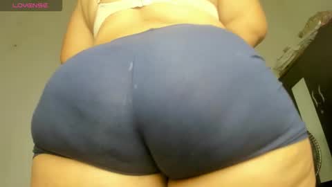 Snapshot of pervertt_mommy chatting on October 2025 09:24:01 PM Alexandra online show from October 2025 09:24:01 PM