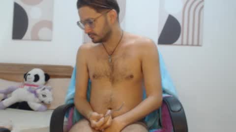 Snapshot of peter_x_annaud chatting on November 2025 11:30:01 AM FELIPE online show from November 2025 11:30:01 AM