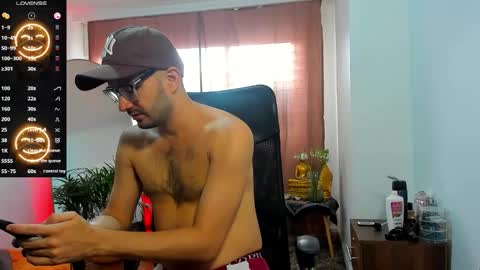 Snapshot of peter_x_annaud chatting on December 2025 11:59:01 AM FELIPE online show from December 2025 11:59:01 AM