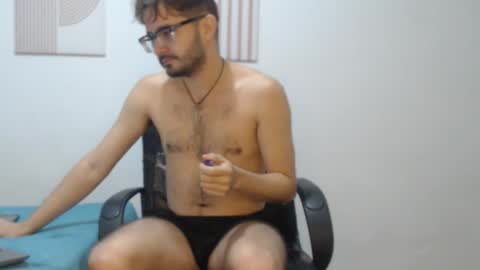 Snapshot of peter_x_annaud chatting on December 2025 10:11:02 AM FELIPE online show from December 2025 10:11:02 AM