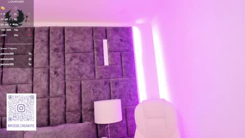 Snapshot of petit_rosseowo chatting on March 2025 01:53:02 AM Im Rosse but u can call me Rossie or Rosita . online show from March 2025 01:53:02 AM