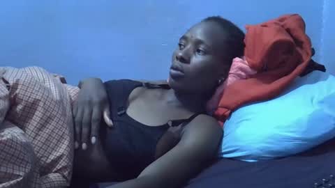 Snapshot of petite_bella21 chatting on April 2026 10:19:02 AM petite_bella21 online show from April 2026 10:19:02 AM