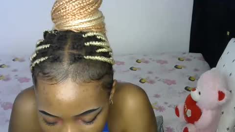 petite_princes online show from December 2024 10:24:02 AM