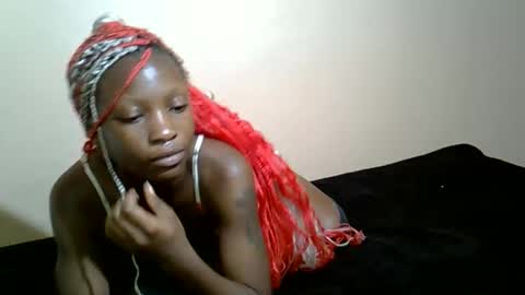 petitehunny online show from April 2026 05:32:01 AM