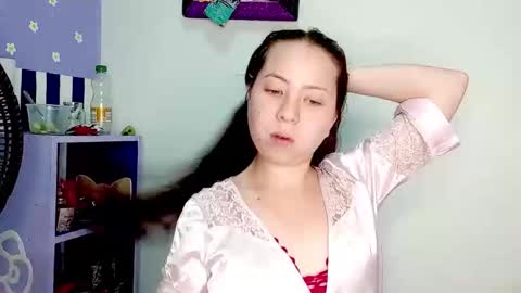 Snapshot of petiteivoryqueen chatting on May 2026 05:03:02 AM danna online show from May 2026 05:03:02 AM