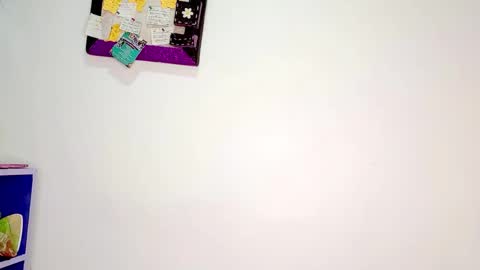 Snapshot of petiteivoryqueen chatting on May 2026 04:28:01 AM danna online show from May 2026 04:28:01 AM