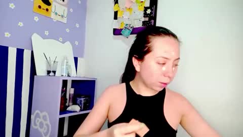 Snapshot of petiteivoryqueen chatting on May 2026 03:35:02 AM danna online show from May 2026 03:35:02 AM