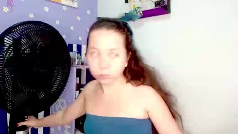 Snapshot of petiteivoryqueen chatting on June 2026 05:42:01 AM danna online show from June 2026 05:42:01 AM