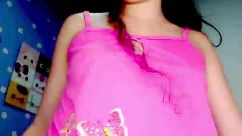 Snapshot of petiteivoryqueen chatting on June 2026 04:24:01 AM danna online show from June 2026 04:24:01 AM