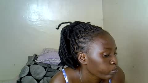 Snapshot of petitekittyy chatting on July 2026 09:12:02 AM Kitty online show from July 2026 09:12:02 AM