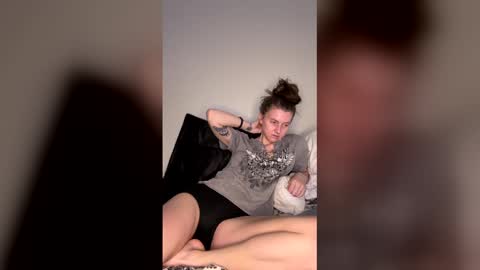 I am very new and dont know what im doing lol online show from April 2026 01:07:01 AM