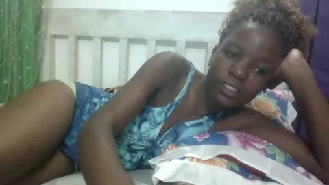 petitesweetchiq online show from October 2025 08:36:02 PM