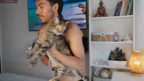 Pettercat online show from November 2025 07:37:01 PM