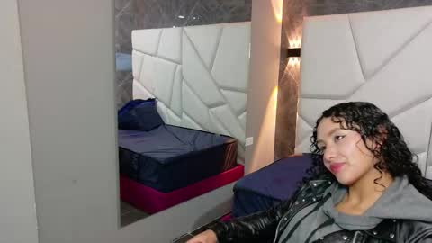 Moon  online show from October 2025 11:29:01 AM