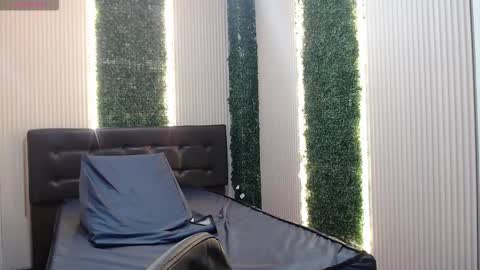 Moon  online show from November 2025 11:21:02 AM