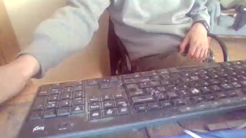 Snapshot of peyo873996 chatting on April 2026 09:24:02 AM peyo873996 online show from April 2026 09:24:02 AM