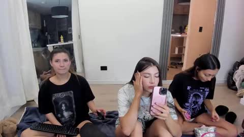 Peyton   online show from March 2025 05:40:02 AM