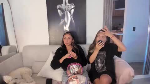 Peyton   online show from October 2025 12:08:02 AM