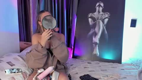 Peyton   online show from April 2026 12:30:01 AM