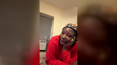 Snapshot of phebony chatting on December 2025 08:18:01 AM Phebony online show from December 2025 08:18:01 AM