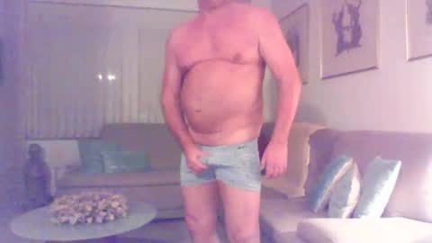 Phil online show from November 2025 04:21:02 PM