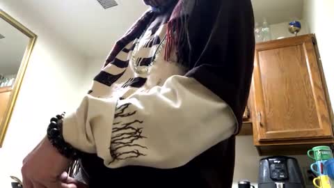 Snapshot of phildoesart chatting on January 2025 01:06:01 AM Phil online show from January 2025 01:06:01 AM