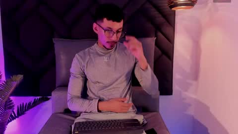 Snapshot of philip_collins chatting on June 2026 02:16:02 AM Milo online show from June 2026 02:16:02 AM