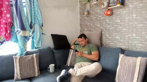 Snapshot of philipe_inzagui chatting on February 2026 07:11:01 PM Philipe online show from February 2026 07:11:01 PM
