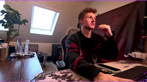 Snapshot of philipp_gtx chatting on February 2025 03:42:01 PM philipp_gtx online show from February 2025 03:42:01 PM