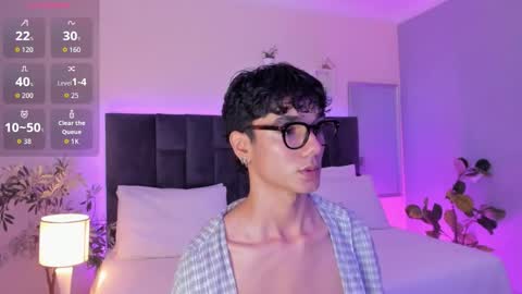 Phillip online show from November 2025 10:30:02 PM