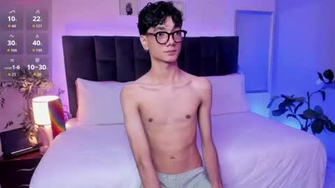 Snapshot of phillicious_ chatting on June 2026 10:30:02 PM Phillip online show from June 2026 10:30:02 PM