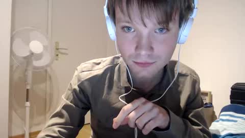 Snapshot of phillip25y chatting on March 2026 08:47:01 PM phillip25y online show from March 2026 08:47:01 PM