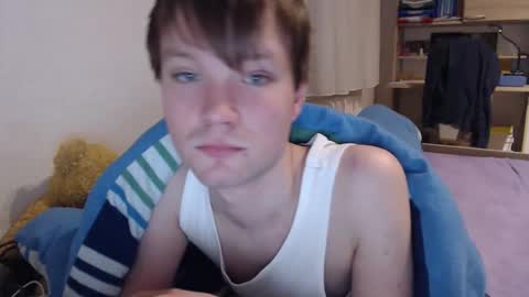 Snapshot of phillip25y chatting on April 2026 08:50:01 PM phillip25y online show from April 2026 08:50:01 PM