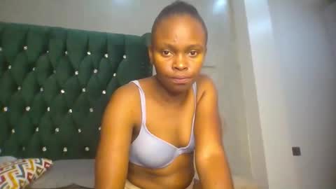 phoebe online show from February 2026 07:43:01 PM