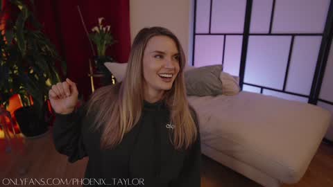 PHOENIX TAYLOR online show from January 2025 02:15:01 AM