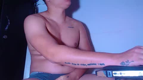 Snapshot of phoenixgnz08 chatting on May 2026 09:47:01 AM AdnierGnz online show from May 2026 09:47:01 AM