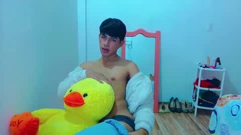 phuwin online show from May 2026 06:10:01 AM