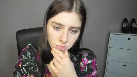 Snapshot of pia_desire chatting on December 2025 02:43:02 PM P I A online show from December 2025 02:43:02 PM