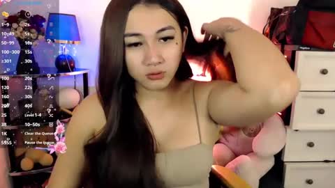 Snapshot of pia_worthsback chatting on February 2025 10:17:02 AM Pia online show from February 2025 10:17:02 AM