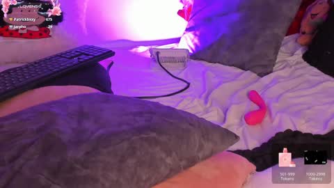 Snapshot of piafisher_ chatting on February 2025 05:01:02 PM PIA FISHER online show from February 2025 05:01:02 PM