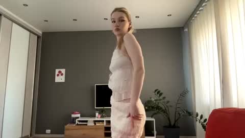 Kristie online show from June 2026 11:18:02 PM